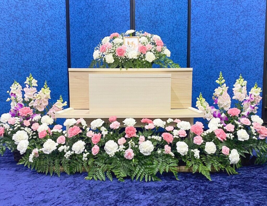 棺と祭壇